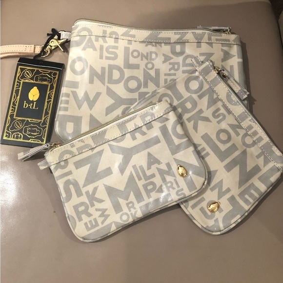 b•tL/ World Tote/ NWT/ 3 piece / Set pouch/tan - Picture 1 of 8